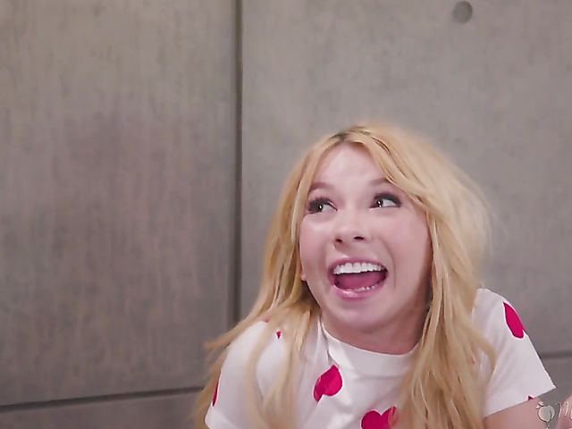 Lesbian office 3some with sweet Kenzie Reeves