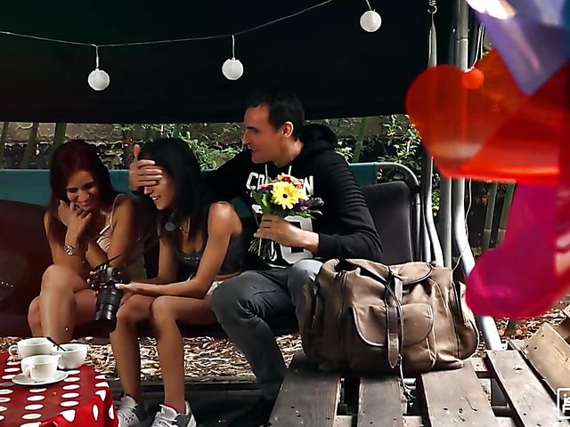 Threesome teen hotties Kitty Fox and Nikki Fox won't forget