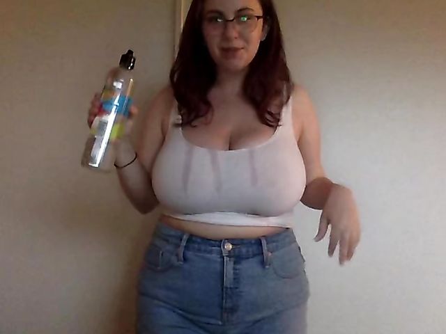 Monster boobs fattie in wet-t-shirt