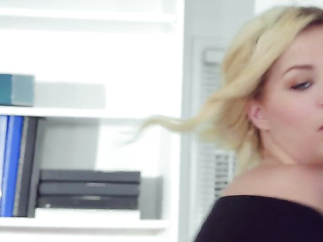 Daisy Marie lesbian fun with young Sophia Lux