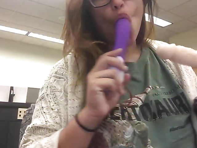 Tattooed BBW with glasses toy fucks her bush