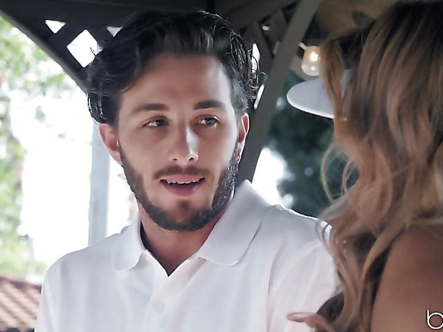 Big tit latina Mercedes Carrera loves tennis and cock