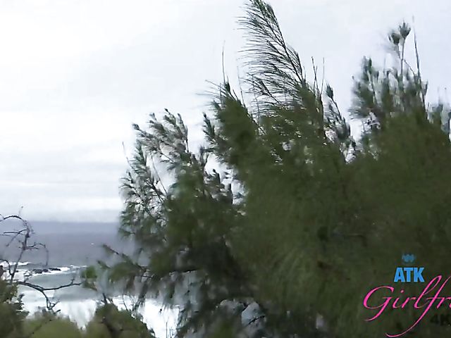 Naughty teen Brooke Haze shows her feet and cunt in the car