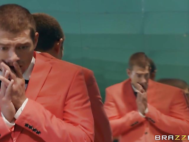 Yellow-haired Evelin Stone and Xander Corvus have hot sex 