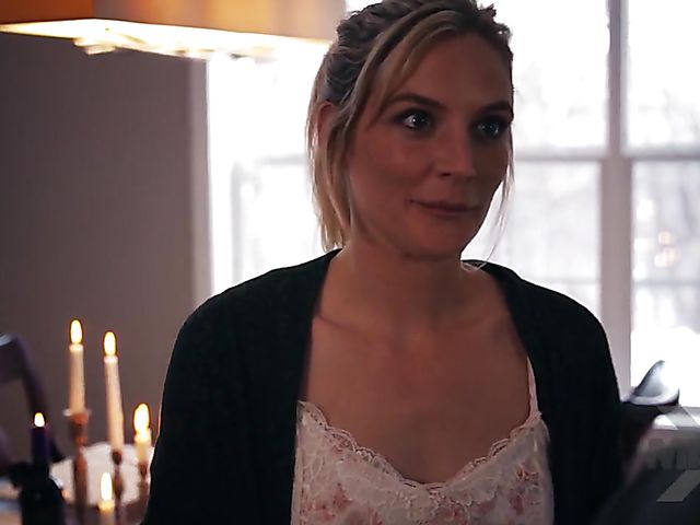 Lingerie MILF Mona Wales gets pounded by Zac Wild