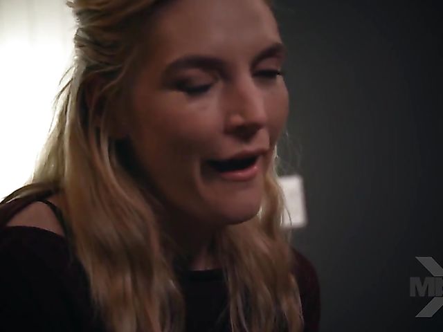 Lingerie MILF Mona Wales gets pounded by Zac Wild