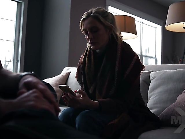 Lingerie MILF Mona Wales gets pounded by Zac Wild