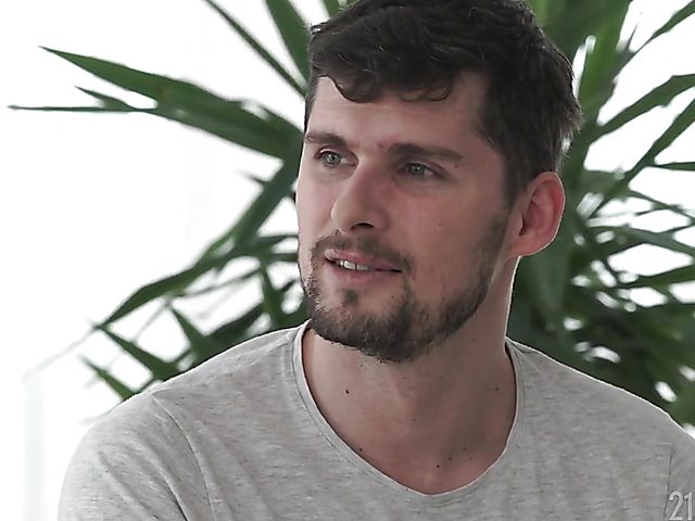 Kristof Cale bangs sexy brunette Alyssia Kent on breakfast