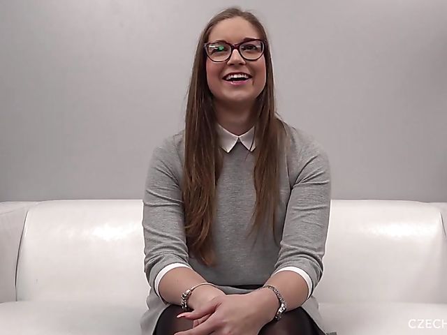Glasses blowjob with 24-year-old Czech Viktorie