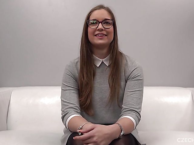 Glasses blowjob with 24-year-old Czech Viktorie
