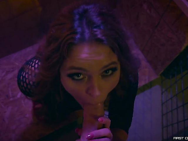 Kinky Krissy Lynn POV banging on a leash