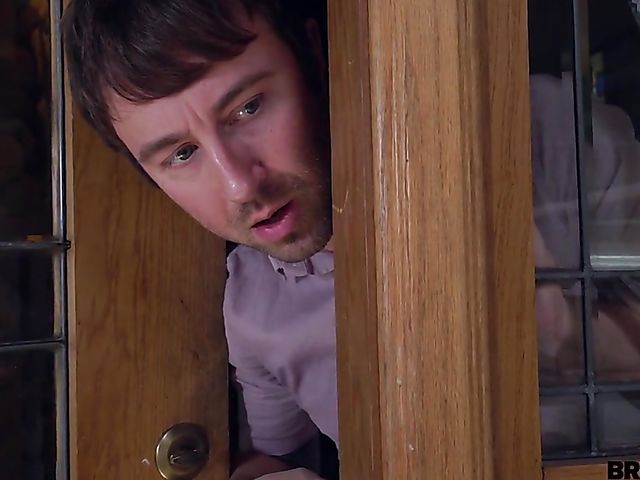 Teen bikini girl Daisy Stone wants it hard