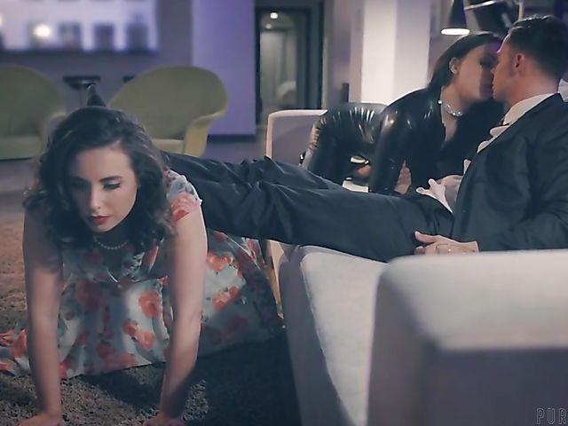 FFM threesome with kinky Whitney Wright and Casey Calvert