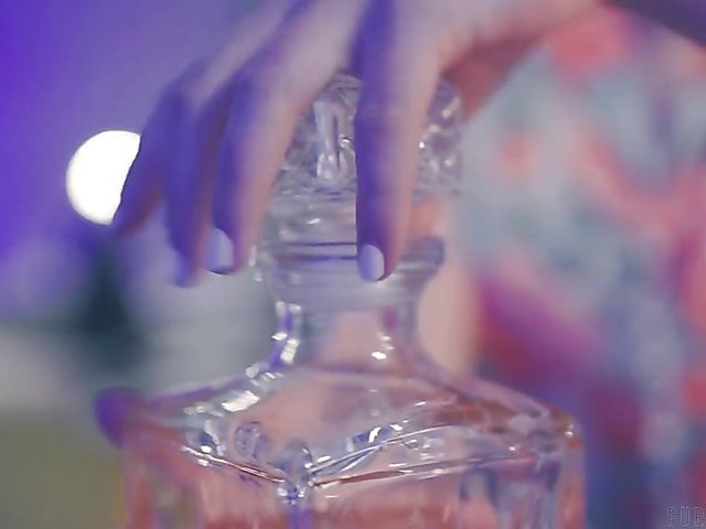 FFM threesome with kinky Whitney Wright and Casey Calvert