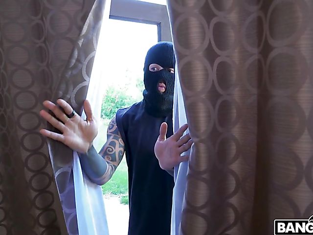 Black on black hardcore with Osa Lovely and horny robber Eddie Jaye