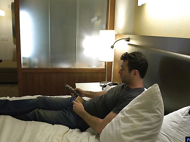 Hotel sex with young chick Kenzie Reeves