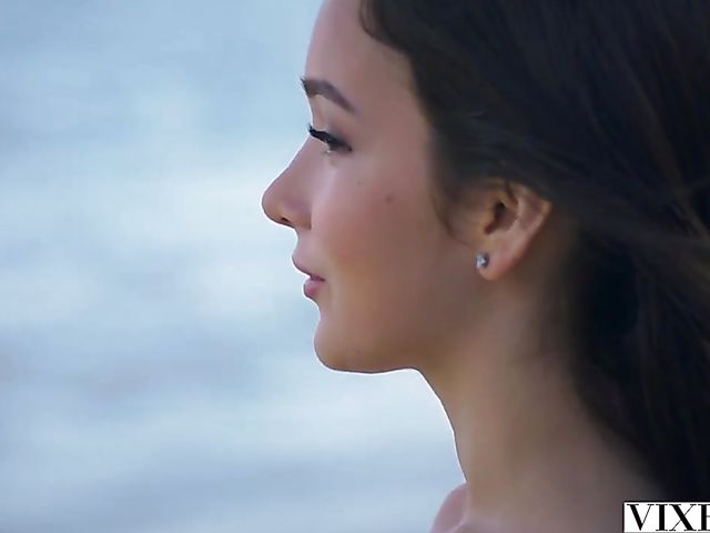 Beach sex on a tropical island with Ellie Leen