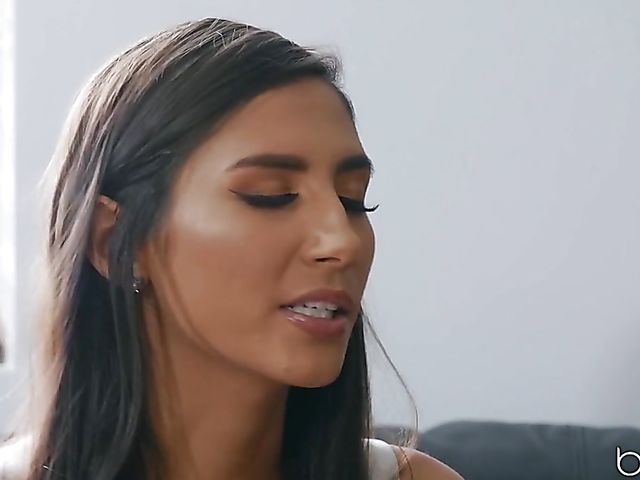 Sex therapist fucks lovely Gianna Dior in his office