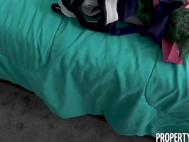 Tiny redhead with tattooed nipples Lola Fae gets boned