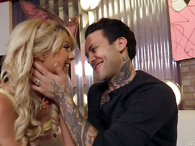 Anal plug play and wild pussy fuck with teen Kenzie Reeves