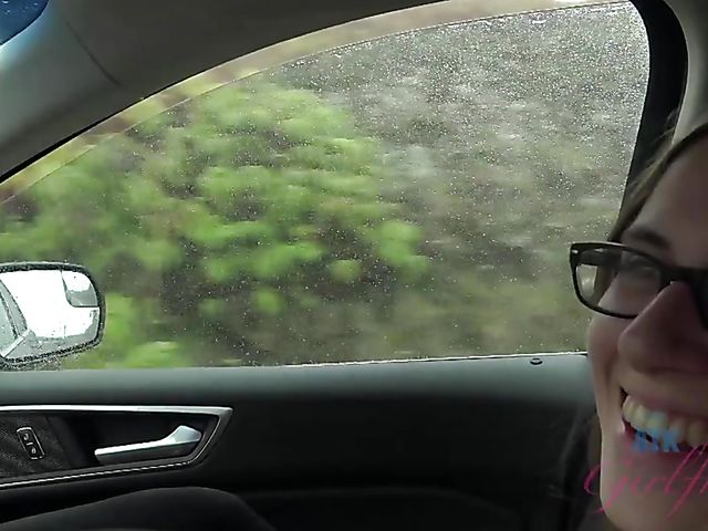 Hairy girlfriend Niki Snow is naked on the beach