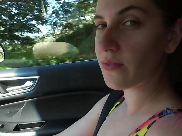 Hairy girlfriend Niki Snow is naked on the beach