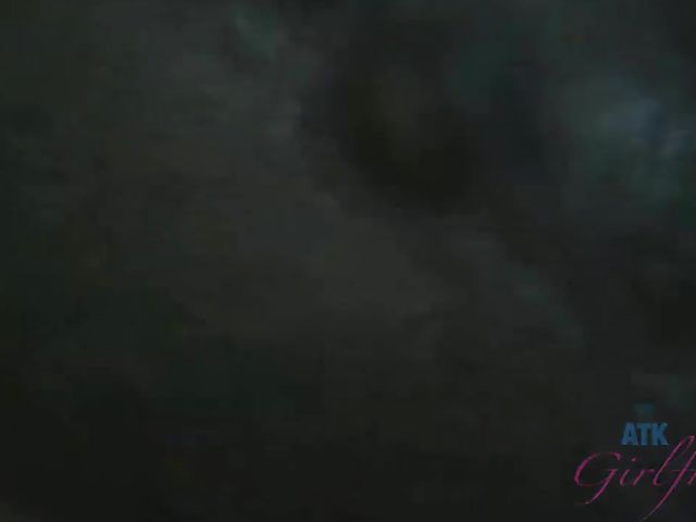 Hairy girlfriend Niki Snow is naked on the beach