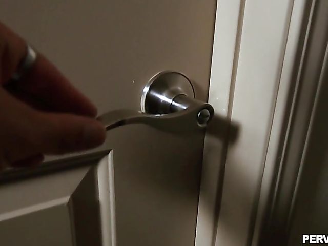 Jasmine Jae  - Horny as hell mom with huge fake tits