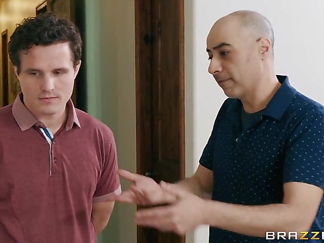 Robby Echo helps his busty blonde stepmom Vanessa Cage