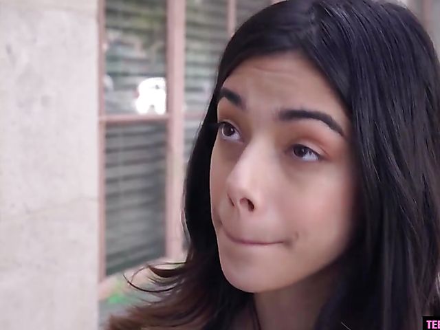 Teen Harmony Wonder creampie with a heavily tattooed dude