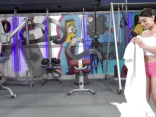 Gym sex with anal loving Matilde Ramos