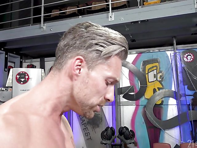 Gym sex with anal loving Matilde Ramos