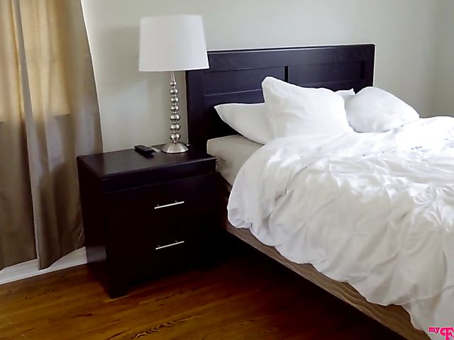 His stepsis Daisy Stone has got a sexy ass