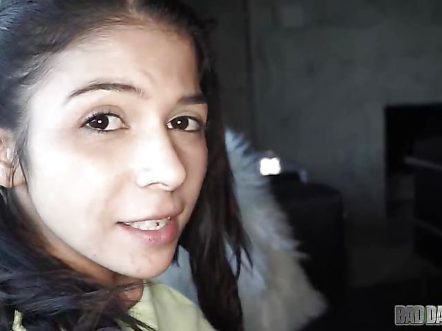 Sadie Pop - Slutty teen stepdaughter POV with her daddy