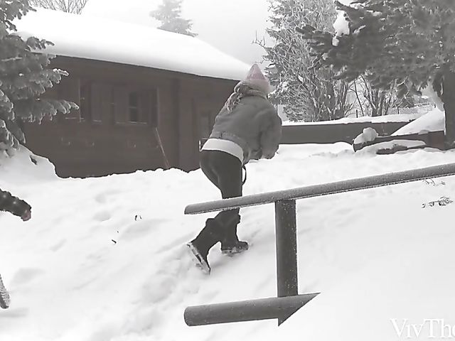 Teen lesbians Alice Klay and Lana Roy keep warm in winter