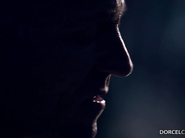 Outdoor sex at night with MILF India Summer