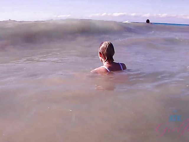 Bikini beach girl Emma Hix gets naughty