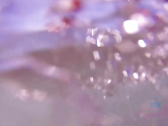 Bikini beach girl Emma Hix gets naughty