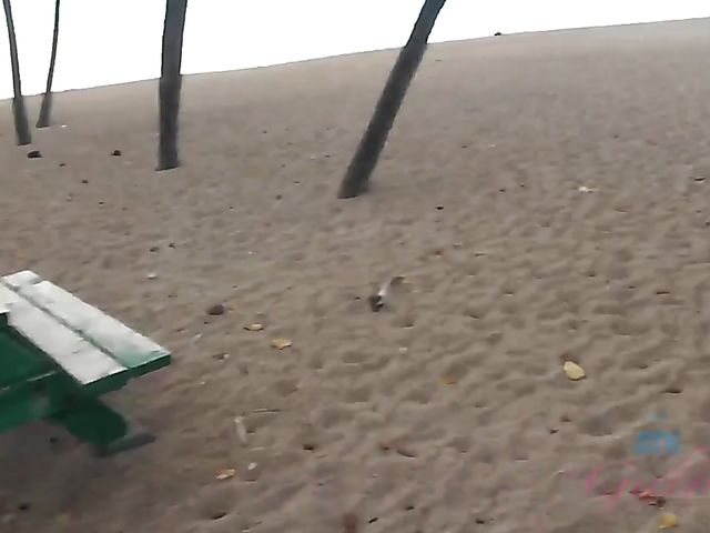 Bikini beach girl Emma Hix gets naughty