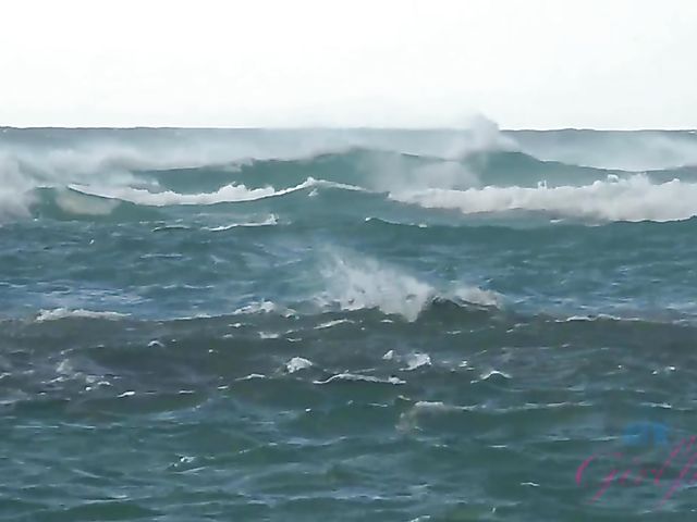 Bikini beach girl Emma Hix gets naughty