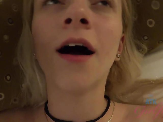 POV GF Riley Star taking it in her twat