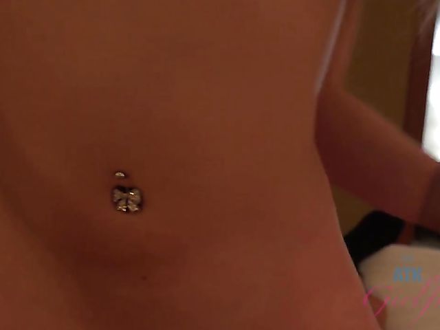 POV GF Riley Star taking it in her twat