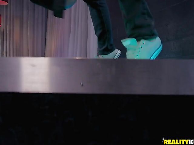 Sex swing to make big titty teen Autumn Falls squirt