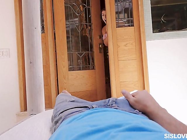 Big butt teen Valentina Jewels has fun with her stepbrother