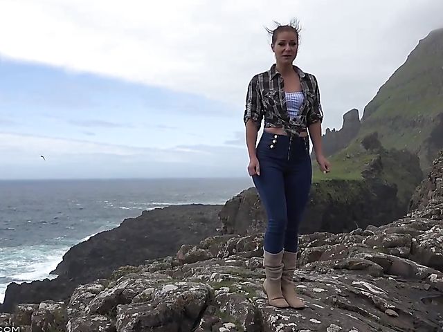 Lexa's jeans ass exposed by the ocean