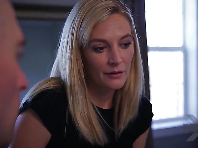 Cute MILF Mona Wales gets nasty with Zac Wild 