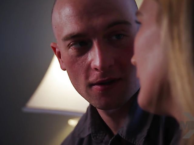 Cute MILF Mona Wales gets nasty with Zac Wild 