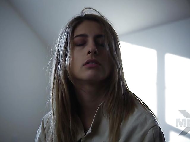 Cute MILF Mona Wales gets nasty with Zac Wild 