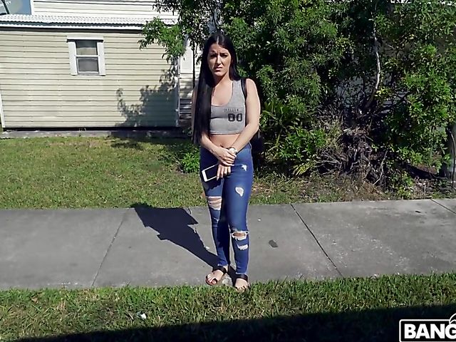 Easy latina Jessica Jewelz fucks Jamc for cash