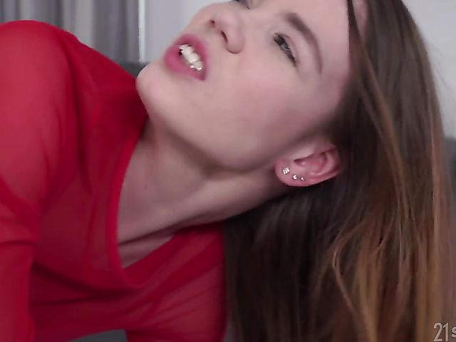 Screaming anal with skinny Lovenia Lux